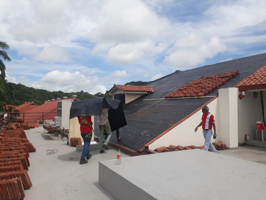 TRABAJOS DE ALTURA-MANTENIMIENTO DE TECHOS - EDIFICIO 801 ALBROOK
