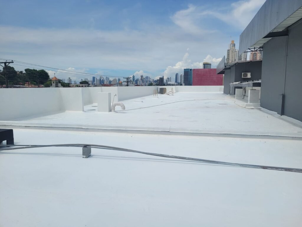 TRABAJO DE ALTURA-PINTURA EDIFICIO - PLAZA GARBO, MANTENIMIENTO DE FACHADA