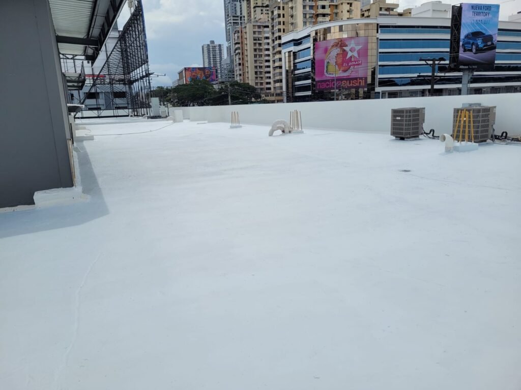 TRABAJO DE ALTURA-PINTURA EDIFICIO - PLAZA GARBO, MANTENIMIENTO DE FACHADA