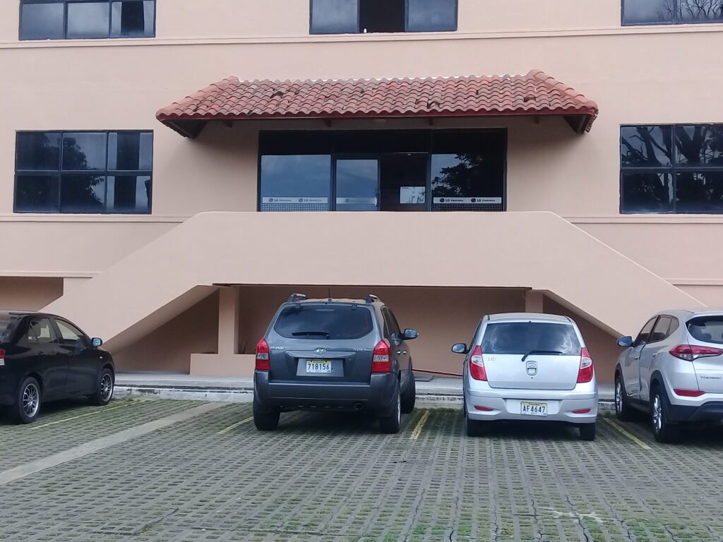 TRABAJOS DE ALTURA-MANTENIMIENTO DE TECHOS - EDIFICIO 801 ALBROOK