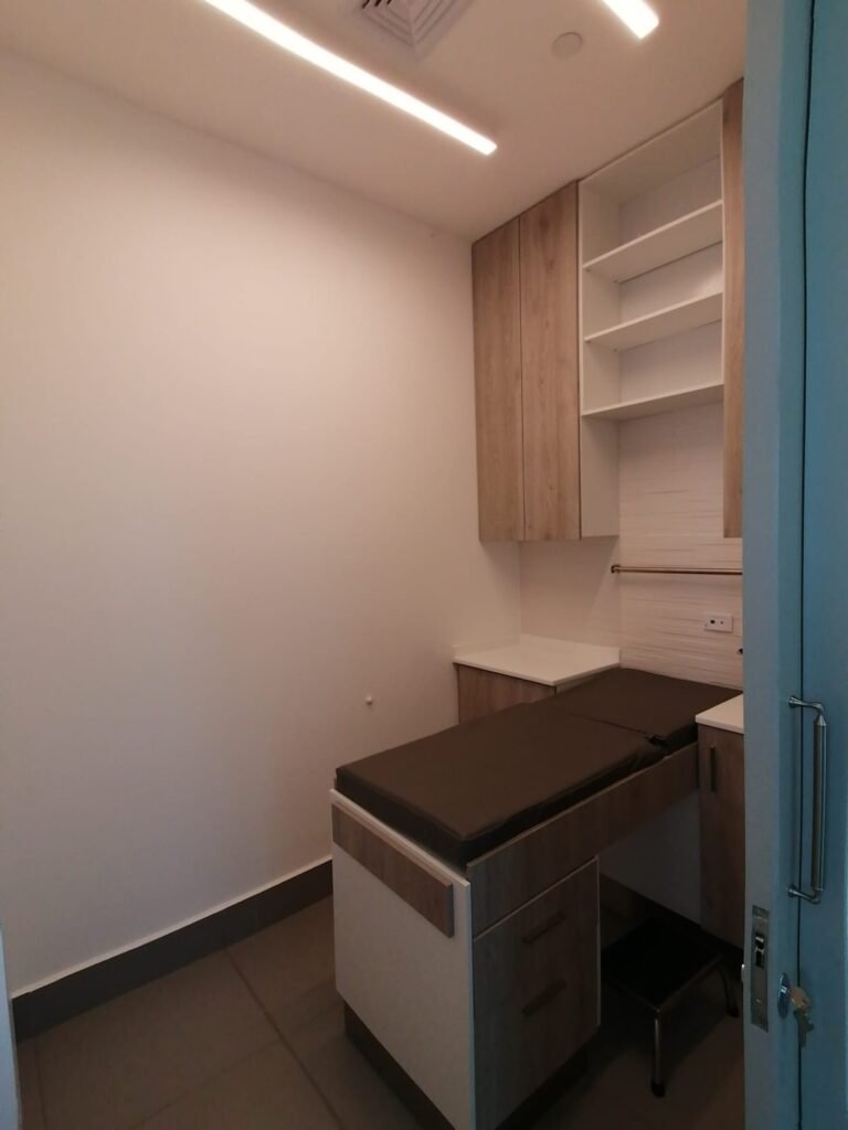 DISEÑO Y CONFECCIÓN DE MUEBLES MODULARES