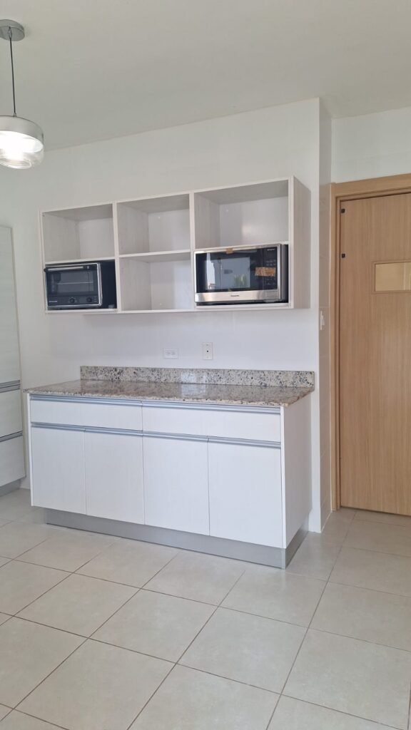 DISEÑO Y CONFECCIÓN DE MUEBLES MODULARES